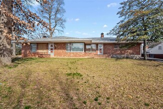 4115 Crestland Dr, Saint Louis, MO 63121