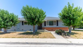 474 Dartmouth Ave, Coalinga, CA 93210