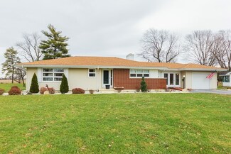305 S Maple St, Piper City, IL 60959