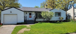 2211 E 8 Mile Rd, Grosse Pointe Woods, MI 48236