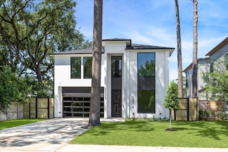 1014 Gardenia Dr, Houston, TX 77018