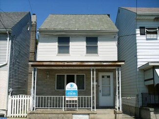 22 Pottsville St, Port Carbon, PA 17965