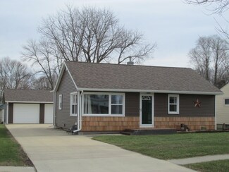 850 N Cedar St, Monticello, IA 52310