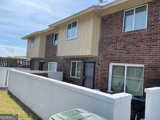 8 Lewis Dr, Savannah, GA 31406