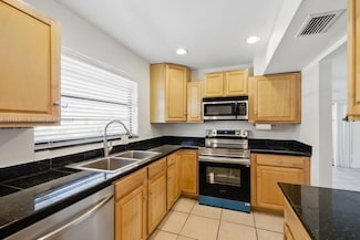 1551 NW 92nd Ave Unit 185, Pembroke Pines, FL 33024