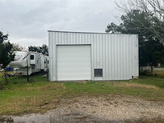 126 Metzwright Dr, Oak Island, TX 77514