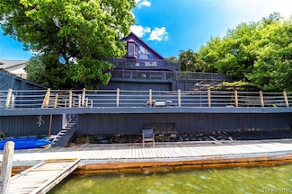 1380 Pratt Dr, Lapeer, MI 48446