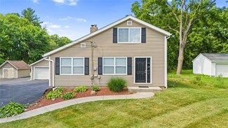 1571 Tallmadge Rd, Kent, OH 44240