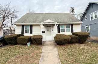 33 Newton St, Hamden, CT 06514