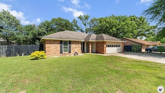 208 Jeffrey Ln, Wake Village, TX 75501