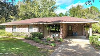 9150 Woolmarket Rd, Biloxi, MS 39532