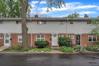 817 Hibbard Rd Unit D, Wilmette, IL 60091