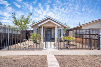 51 E Tuolumne St, Fresno, CA 93706
