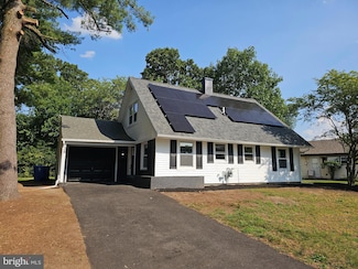 38 Bradford Ln, Willingboro, NJ 08046