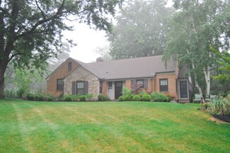 260 Edgehill Dr SE, Grand Rapids, MI 49546