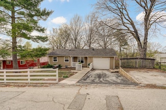 901 S 5th St, Ozark, MO 65721