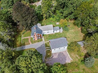 44 High St, Medfield, MA 02052