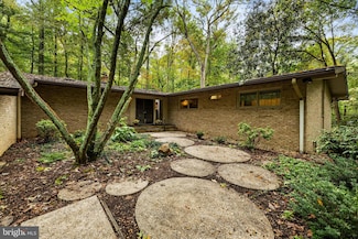 33 Caveswood Ln, Owings Mills, MD 21117