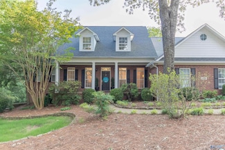 255 River Pointe Dr, Guntersville, AL 35976