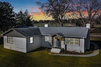 249 Ottoman Ferry Rd, Lancaster, VA 22503