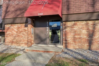 21661 Hillside Dr Unit 1D, Clinton Township, MI 48035