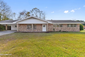 13013 Cambridge Blvd, Ocean Springs, MS 39564