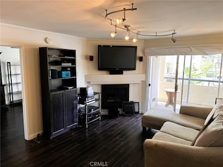21520 Burbank Blvd Unit 101, Woodland Hills, CA 91367