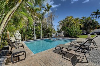 2095 Arch Creek Dr, North Miami, FL 33181