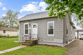 11611 Maple Ave, Hebron, IL 60034