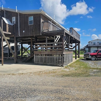 6907 Driftwood Dr, Chauvin, LA 70344