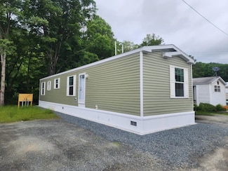 9 Walnut St, Hartford, VT 05001