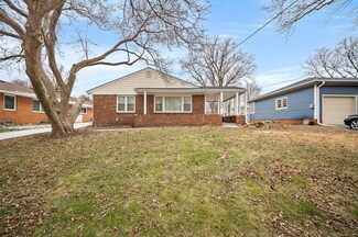 904 15th St, West Des Moines, IA 50265