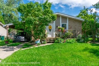 4333 Macdougal Cir, Lansing, MI 48911