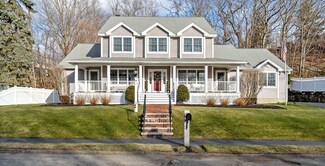 14 Hiawatha Rd, Woburn, MA 01801