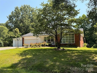2405 Forrestbrook Dr, Kannapolis, NC 28083