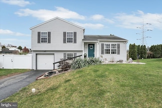 105 E Brookfield Dr, Lebanon, PA 17046