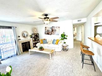 9444 Twin Trails Dr Unit 104, San Diego, CA 92129