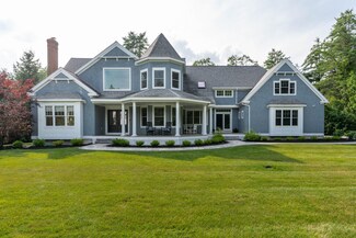 7 Wisteria Cir, Falmouth, ME 04105