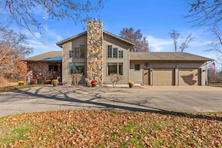 780 Aniwa Ln, Nekoosa, WI 54457