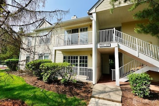 33 Rachel Ct, Franklin Park, NJ 08823