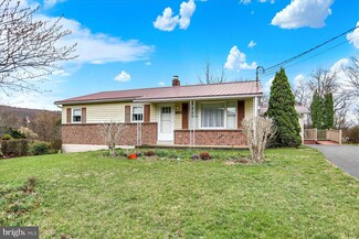 712 Poplar St, Millerstown, PA 17062