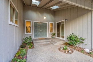 124 Pine Breeze Ln, Sebastopol, CA 95472