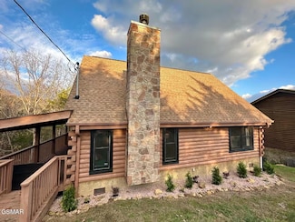 2221 Eagle Feather Dr, Sevierville, TN 37876