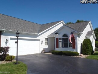 247 Cranberry Ct, Warren, OH 44483