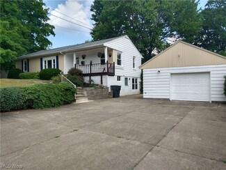 226 SiMcOx St, Wadsworth, OH 44281