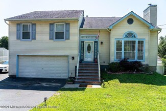 71 Friendship Rd, Howell, NJ 07731