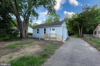 17 Cedar St, New Egypt, NJ 08533