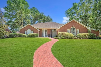 624 Oakview Dr, Nacogdoches, TX 75965