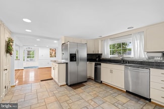 669 Dicks Hollow Rd, Winchester, VA 22603