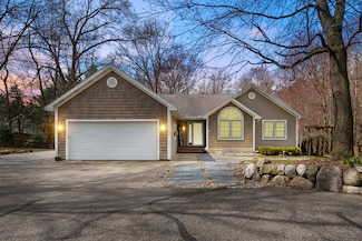 8197 W P Ave, Kalamazoo, MI 49009